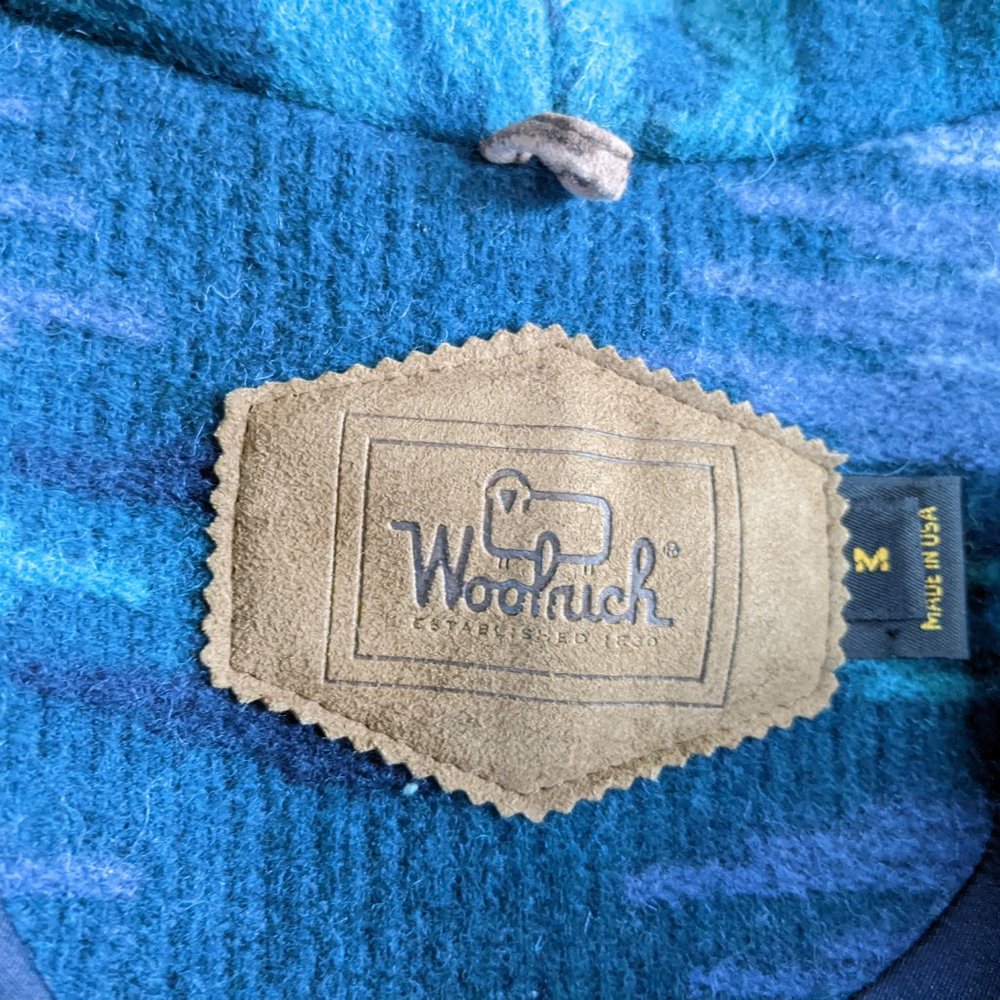 Woolrich Women's (M) Wool Blend Shawl Collar Aztec Pattern Coat - Made in USA - Picture 6 of 7